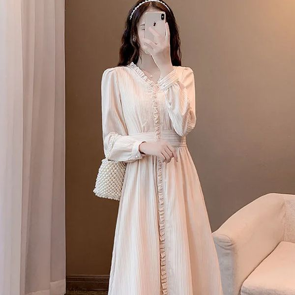 2021 new sweet long sleeve retro ruffles slim midi dress winter one-piece lady elegant evening party dresses for women fvwc, Black;gray
2021 new sweet long sleeve retro ruffles slim midi dress winter one-piece lady elegant evening party dresses for women fvwc, Black;gray