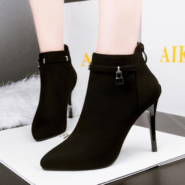 2020 new martin boots woman 10cm fine heel high pointed stiletto ankle boots women's shoes simple suede winter, Black
2020 new martin boots woman 10cm fine heel high pointed stiletto ankle boots women's shoes simple suede winter, Black