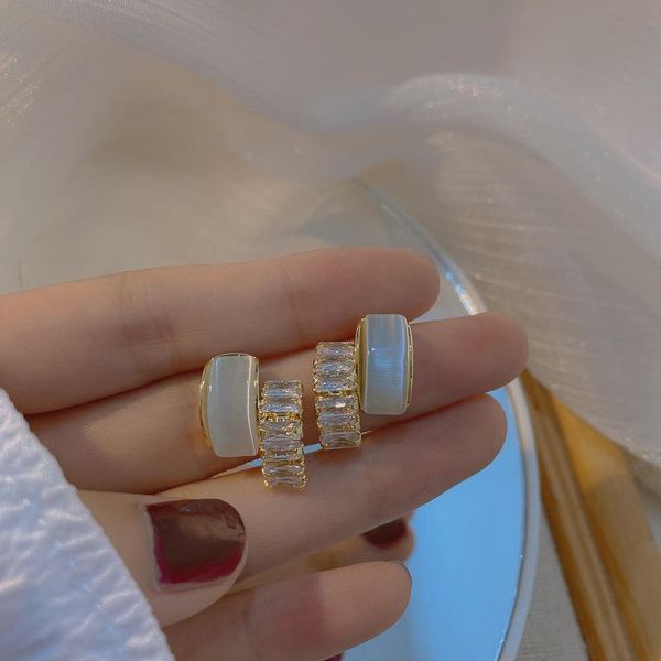 2020 new arrival zeojrlly classic crystal geometric women hoop earrings geometric earrings fashion simple jewelry for female, Golden;silver
2020 new arrival zeojrlly classic crystal geometric women hoop earrings geometric earrings fashion simple jewelry for female, Golden;silver