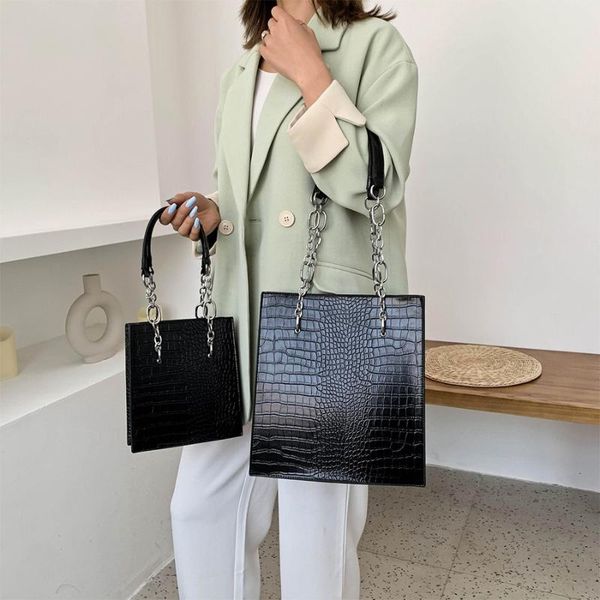 vintage crocodile pattern shoulder bag large capacity lady handbag quality leather design small travel bags
vintage crocodile pattern shoulder bag large capacity lady handbag quality leather design small travel bags