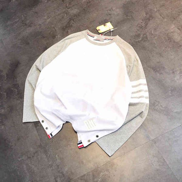 spring summer t home solid color four bar splicing long sleeve t-shirt men's and women's casual round neck pullover bottoming, White
spring summer t home solid color four bar splicing long sleeve t-shirt men's and women's casual round neck pullover bottoming, White