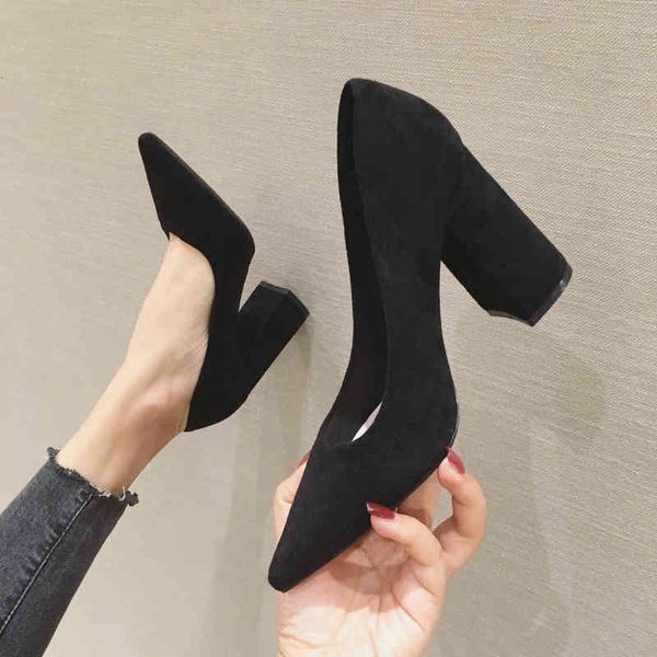 dress shoes 2022 spring thick heel black single commuting high heel's suede pointed low women's shoes 687-1
dress shoes 2022 spring thick heel black single commuting high heel's suede pointed low women's shoes 687-1