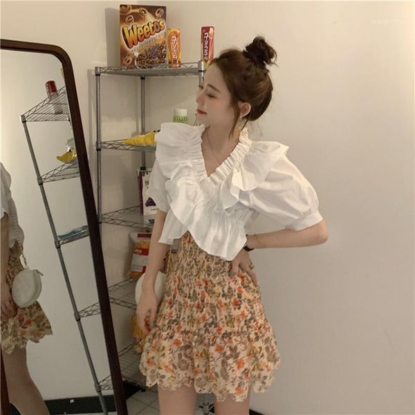 women's tracksuits hollow embroidery short shirt women 2021 fashion floral folds ruffled skirt retro elastic waist suit1, Gray
women's tracksuits hollow embroidery short shirt women 2021 fashion floral folds ruffled skirt retro elastic waist suit1, Gray