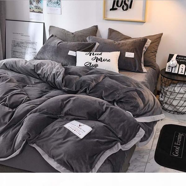 fb18003 popular luxury crystal bedding set duvet cover sheet 4pcs set winter bed linen king size velvet home textile
fb18003 popular luxury crystal bedding set duvet cover sheet 4pcs set winter bed linen king size velvet home textile