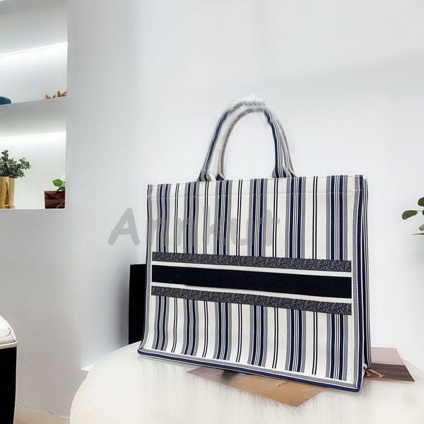 lady embroidery shopping bag,leather women handbags female stuff sacks women shop bag ladies shopping handbags
lady embroidery shopping bag,leather women handbags female stuff sacks women shop bag ladies shopping handbags