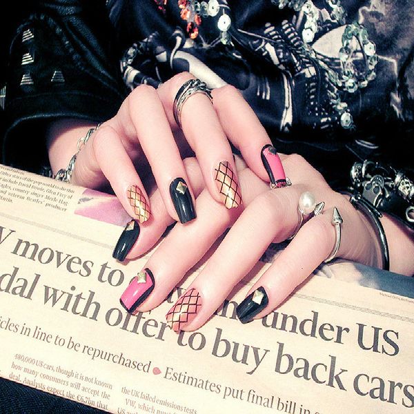 wholesale new 3 pack japanese fashion fake nails strip with rivet bride nail patch 24 tips with glue lady finger false nail, Red;gold
wholesale new 3 pack japanese fashion fake nails strip with rivet bride nail patch 24 tips with glue lady finger false nail, Red;gold