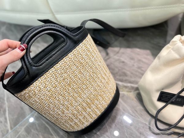 2022 women fashion classic premium brand woven shopping bag evening bags handbags bucket bag sze:19*17
2022 women fashion classic premium brand woven shopping bag evening bags handbags bucket bag sze:19*17