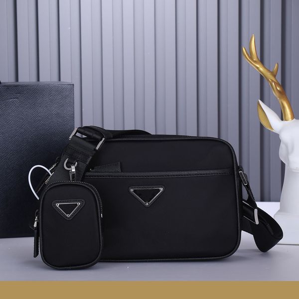 p luxurys designers bags 2vh048-1new bag space to meet daily lightweight fabrics soft and comfortable necessities for men or women
p luxurys designers bags 2vh048-1new bag space to meet daily lightweight fabrics soft and comfortable necessities for men or women