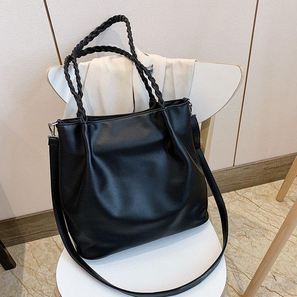 2020 new women shoulder bag pu leather high capacity unique fashion female handbag simple lady office workers daily bags
2020 new women shoulder bag pu leather high capacity unique fashion female handbag simple lady office workers daily bags