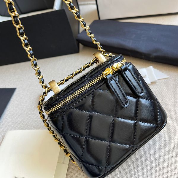 2022 new luxury gold bead chain shoulder bag leather mini small case french designer handbags totes purse women fashion high
2022 new luxury gold bead chain shoulder bag leather mini small case french designer handbags totes purse women fashion high