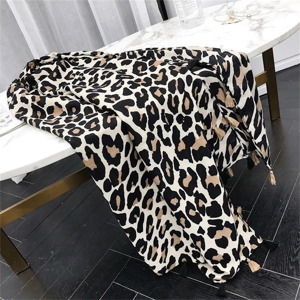 fashion design leopard dot tassel viscose shawl scarf neckerchief autumn winter foulards muslim hijab sjaal y201007, Blue;gray
fashion design leopard dot tassel viscose shawl scarf neckerchief autumn winter foulards muslim hijab sjaal y201007, Blue;gray