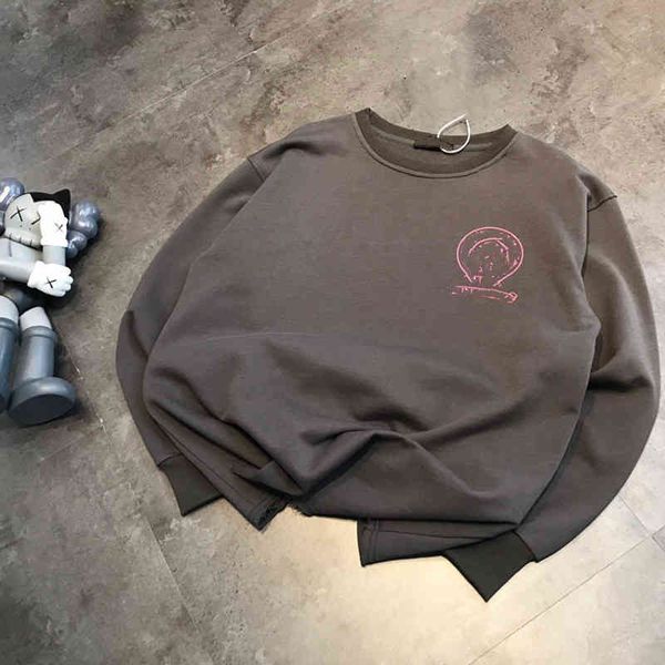 2022 factory wholesale new 21 spring men's and women's fashion color printing round neck casual loose pullover sweater, White;black
2022 factory wholesale new 21 spring men's and women's fashion color printing round neck casual loose pullover sweater, White;black