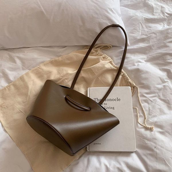 cross body korean version of texture large capacity bucket bag fashion retro underarm shoulder handbag
cross body korean version of texture large capacity bucket bag fashion retro underarm shoulder handbag