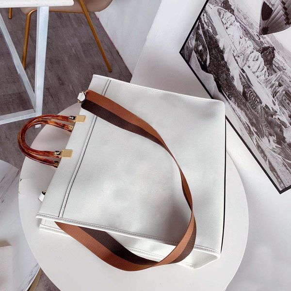 luxury designer 3a handbag shoulder bag lady messenger bag fashion classic wallet clutch soft leather foldable messenger bag wi
luxury designer 3a handbag shoulder bag lady messenger bag fashion classic wallet clutch soft leather foldable messenger bag wi