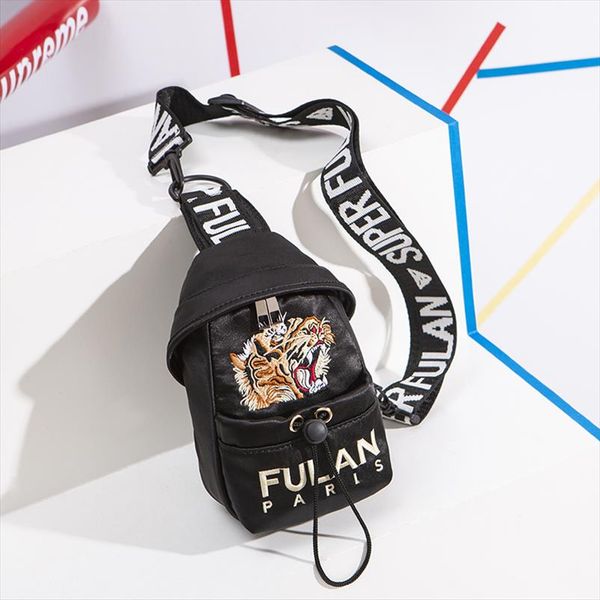 женщины chest пакеты fanny pack style 2019 вышивки мешок с печатью письмо женщина сумка hip hop hip bum для путешествий dailylife
женщины chest пакеты fanny pack style 2019 вышивки мешок с печатью письмо женщина сумка hip hop hip bum для путешествий dailylife