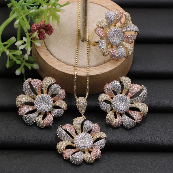 lanyika комплект ювелирных изделий класса люкс модного blooming flower micro асфальтовый кубический циркон ожерелье с серьгами и кольцом для, Silver
lanyika комплект ювелирных изделий класса люкс модного blooming flower micro асфальтовый кубический циркон ожерелье с серьгами и кольцом для, Silver