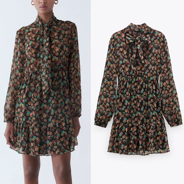 2021 new women floral printed chiffon mini dress woman long sleeve pleated ruffle dresses vintage high neck with bow tied olwn, Black;gray
2021 new women floral printed chiffon mini dress woman long sleeve pleated ruffle dresses vintage high neck with bow tied olwn, Black;gray