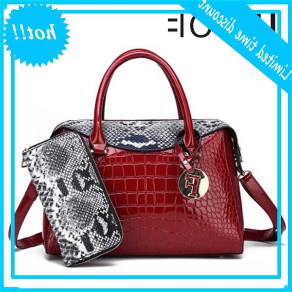 new fashion pu learn women handbag shoulder casual dead messenger bag snake pattern for ladies clutch purse
new fashion pu learn women handbag shoulder casual dead messenger bag snake pattern for ladies clutch purse