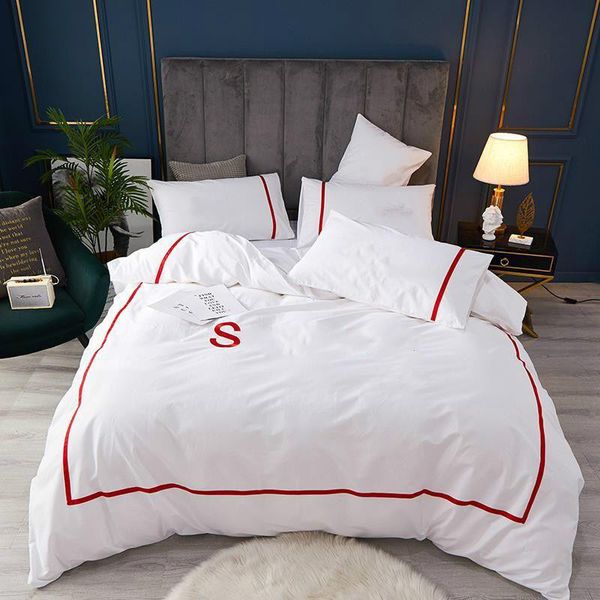 2020 l s designer bed comforters sets king size white designer pillow cases bed sheets luxury fashion designer bedding sets
2020 l s designer bed comforters sets king size white designer pillow cases bed sheets luxury fashion designer bedding sets