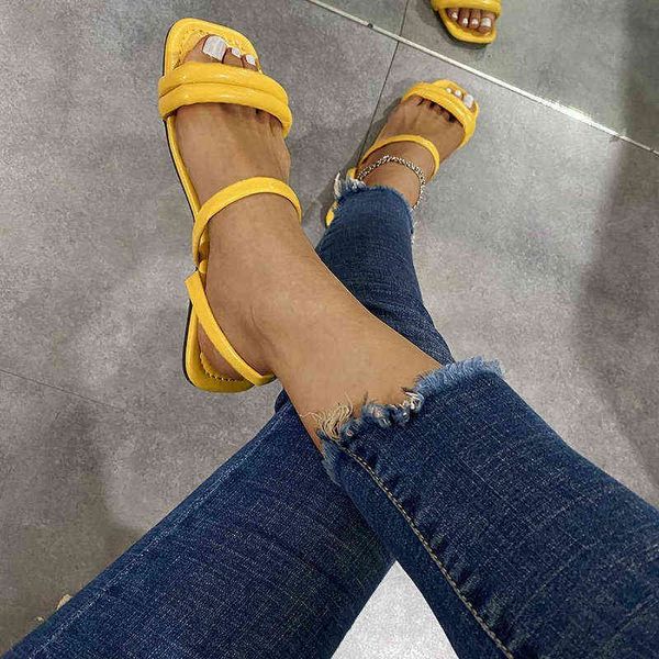 2022 summer women sandals slippers flip flops square head casual ladies sandals flat shoes footwear outdoor beach women's shoes y220214, Black
2022 summer women sandals slippers flip flops square head casual ladies sandals flat shoes footwear outdoor beach women's shoes y220214, Black
