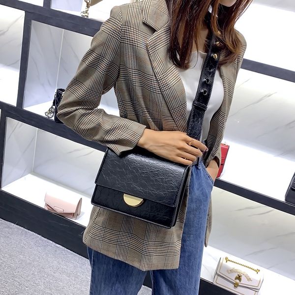 2020 shoulder bag female simple female casual student personality trend solid color all-match daily out of the street fashion handbags34
2020 shoulder bag female simple female casual student personality trend solid color all-match daily out of the street fashion handbags34