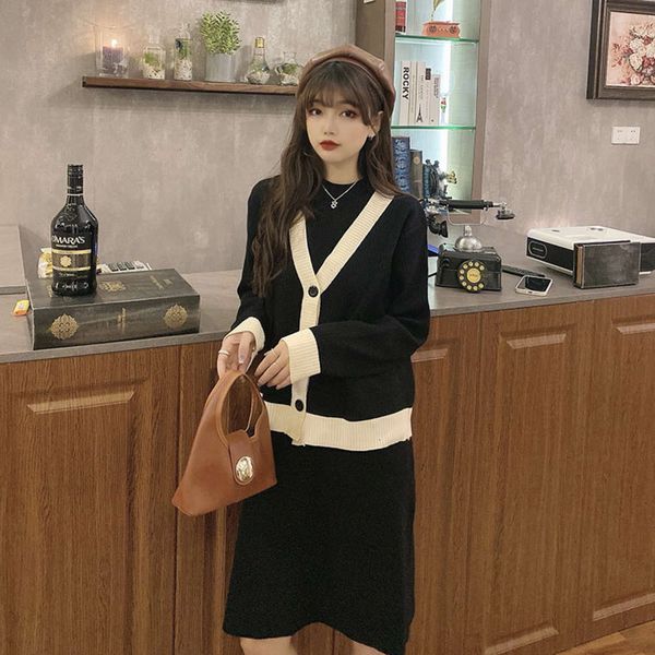 two 2021 knitting piece spring cloth xiaoxiang mother drs fashion sweater suit pregnant women's wear, White
two 2021 knitting piece spring cloth xiaoxiang mother drs fashion sweater suit pregnant women's wear, White