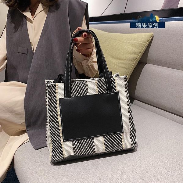 high-end western style shoulder bag women's bag 2020 new trend wild large-capacity autumn winter fashion bucket
high-end western style shoulder bag women's bag 2020 new trend wild large-capacity autumn winter fashion bucket