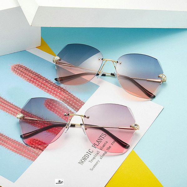 frameless sunglasses metal luxury eyewear 2020 one piece lens ladies sun glasses rhinestone uv400 fml, White;black
frameless sunglasses metal luxury eyewear 2020 one piece lens ladies sun glasses rhinestone uv400 fml, White;black