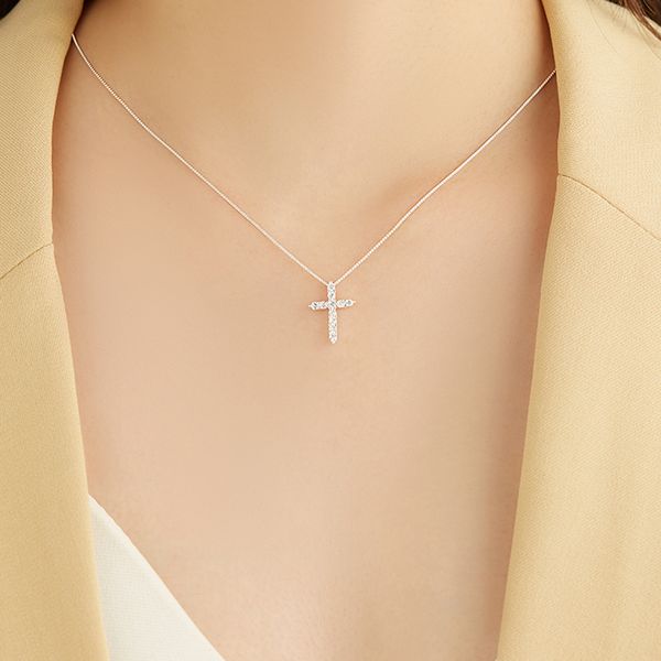 s925 sterling silver cross necklace selling zircon pendant clavicle chain gift anniversary wedding social gift
s925 sterling silver cross necklace selling zircon pendant clavicle chain gift anniversary wedding social gift
