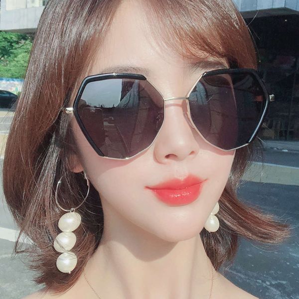anti sunglasses summer polarizing ms. jock ultraviolet new trend fashion korean version net red sunglasses women's 2019, White;black
anti sunglasses summer polarizing ms. jock ultraviolet new trend fashion korean version net red sunglasses women's 2019, White;black