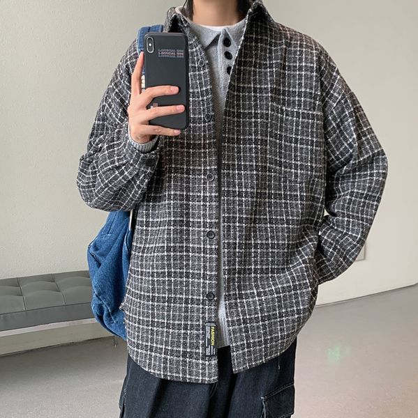 2020 autumn and winter new youth popular men's loose plaid korean loose long-sleeved shirt fashion casual khaki/dark gray 1022, White;black
2020 autumn and winter new youth popular men's loose plaid korean loose long-sleeved shirt fashion casual khaki/dark gray 1022, White;black