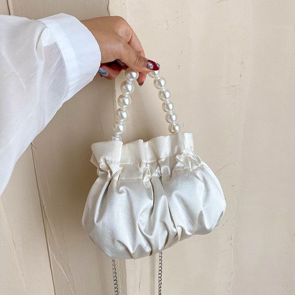 cloud folds silk pearl handbags new bag spring and summer all-match chain fashion messenger cloth bag
cloud folds silk pearl handbags new bag spring and summer all-match chain fashion messenger cloth bag