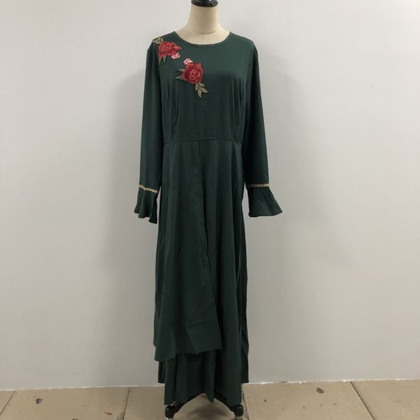 4 2020 slim trumpet sleeve 3 / embroidered mid length skirt with loose waist and thin dress, Black;gray
4 2020 slim trumpet sleeve 3 / embroidered mid length skirt with loose waist and thin dress, Black;gray