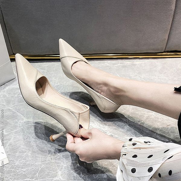 french small high women's autumn slim heels 2020 new black professional versatile soft leather pointed shoes
french small high women's autumn slim heels 2020 new black professional versatile soft leather pointed shoes