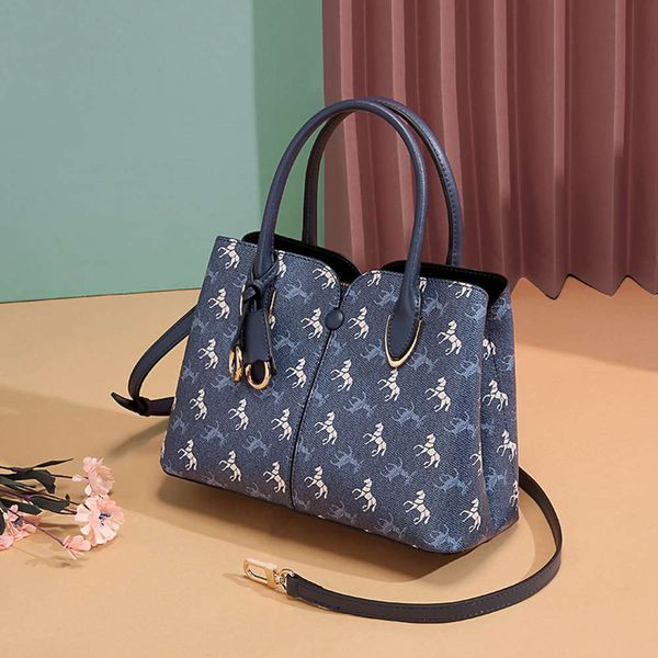 women's new 2020 shoulder large capacity tote elegant goddess bag 
women's new 2020 shoulder large capacity tote elegant goddess bag