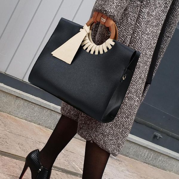 bag for womem 2020 new fashion small square bag korean version of the simple wild messenger shoulder portable atmosphere
bag for womem 2020 new fashion small square bag korean version of the simple wild messenger shoulder portable atmosphere