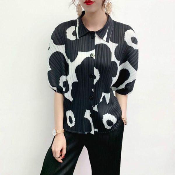 women's blouses & shirts blouse summer 2021 fashion printed stretch miyake pleated turn down collar half sleeves single breasted loose, White
women's blouses & shirts blouse summer 2021 fashion printed stretch miyake pleated turn down collar half sleeves single breasted loose, White