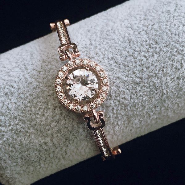 bracelet watch two piece set fashion simple bracelet diamond watch drainage gift cmtmc, Golden;silver
bracelet watch two piece set fashion simple bracelet diamond watch drainage gift cmtmc, Golden;silver