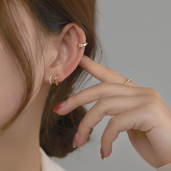 2021 new korean cartilage earring for women fashion cz small screw back stud tragus conch rook lobe piercing jewelry, Golden;silver
2021 new korean cartilage earring for women fashion cz small screw back stud tragus conch rook lobe piercing jewelry, Golden;silver