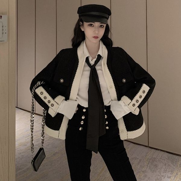 new long sleeve woolen coat lace up shirt + high waist trousers 3-piece fashion suit for women in autumn and winter 2020
new long sleeve woolen coat lace up shirt + high waist trousers 3-piece fashion suit for women in autumn and winter 2020