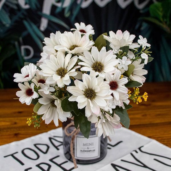 21 heads/1pcs silk daisy bride bouquet for christmas home wedding new year decoration fake plants sunflower artificial flowers
21 heads/1pcs silk daisy bride bouquet for christmas home wedding new year decoration fake plants sunflower artificial flowers
