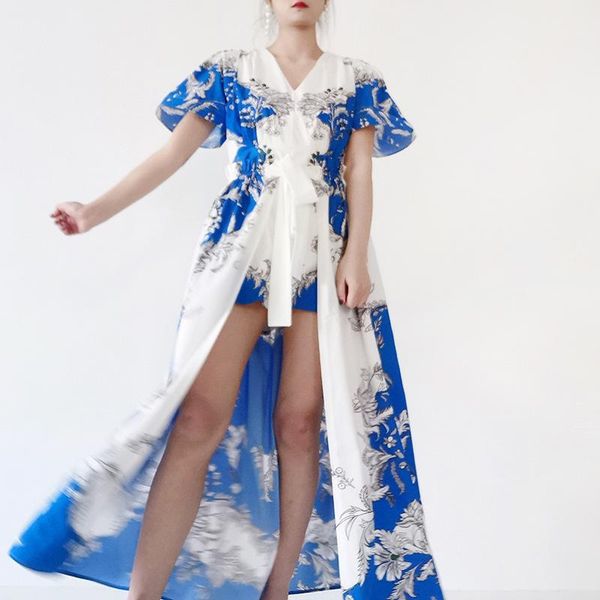 2020 summer fashion new v neck bubble sleeve printed ladies jumpsuit + lace up high waist skirt1, Black;white
2020 summer fashion new v neck bubble sleeve printed ladies jumpsuit + lace up high waist skirt1, Black;white