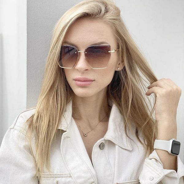 2020 fashion women's sunglasses 1216 korean metal frameless cut edge sunglasses, White;black
2020 fashion women's sunglasses 1216 korean metal frameless cut edge sunglasses, White;black