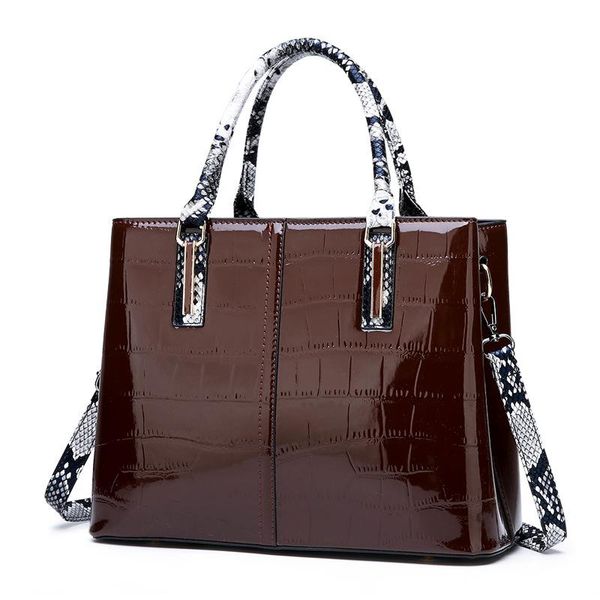 2020 luxury crocodile leather handbags women bags designer female shoulder crossbody bag ladies tote messenger c950
2020 luxury crocodile leather handbags women bags designer female shoulder crossbody bag ladies tote messenger c950