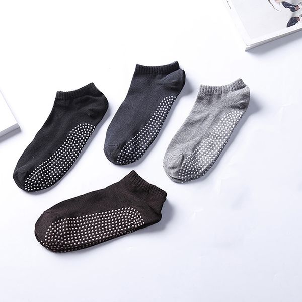 1 pair/lot men's cotton non-slip yoga with grips breathable anti skid floor socks for pilates gym fitness barre, Black
1 pair/lot men's cotton non-slip yoga with grips breathable anti skid floor socks for pilates gym fitness barre, Black