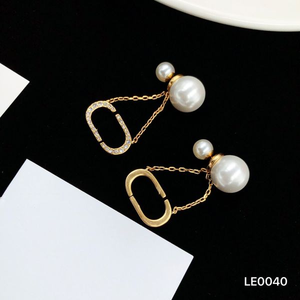 luxury designers letters stud geometric famous women round crystal rhinestone pearl earring wedding party jewerlry no box, Golden;silver
luxury designers letters stud geometric famous women round crystal rhinestone pearl earring wedding party jewerlry no box, Golden;silver