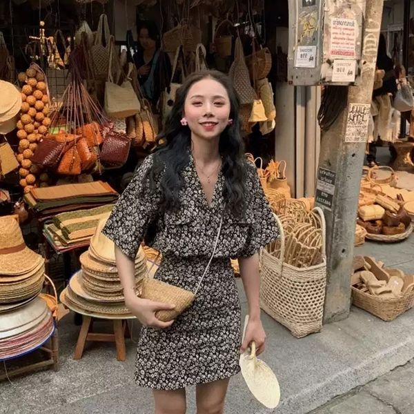 2rfv2 2020 hepburn's first shirt overskirt overskirtlove rouje floral v-neck shirt two suit skirt piece women's french korean summ, Gray
2rfv2 2020 hepburn's first shirt overskirt overskirtlove rouje floral v-neck shirt two suit skirt piece women's french korean summ, Gray