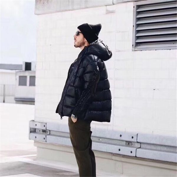 2020 with big zipper and cover up, the same embroidered letter design feeling down jacket french style
2020 with big zipper and cover up, the same embroidered letter design feeling down jacket french style