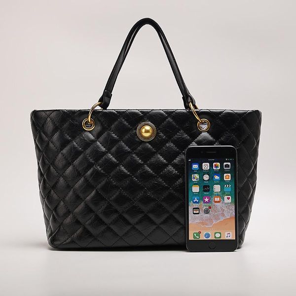 large-capacity women's shopping messenger bag fashion new price concessions one shoulder computer bag portable girl
large-capacity women's shopping messenger bag fashion new price concessions one shoulder computer bag portable girl