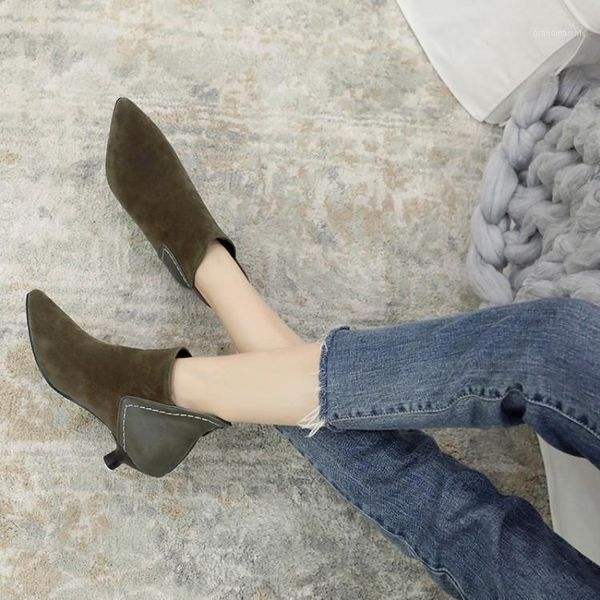 boots big size 11 12 13 14 15 fashion with pointed shaped heel and middle short zipper after color matching1, Black
boots big size 11 12 13 14 15 fashion with pointed shaped heel and middle short zipper after color matching1, Black